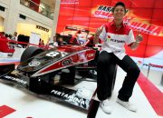 Jadi “Pay Driver” Rio Haryanto Diharapkan Mampu Ikuti Jejak Sukses Michael Scumacher