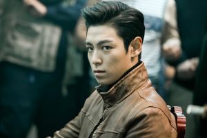 TOP Big Bang Belum Berangkat Wamil Jadi Polisi, Fans Sudah Rindu