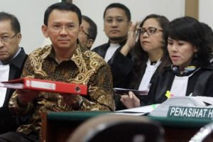 Ahok Divonis 2 Tahun Penjara, Simpatisan Tak Terima