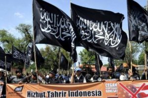 Tiga Hari Pengejaran, Polisi Amankan Pembawa Bendera HTI Pada Perayaan HSN Garut