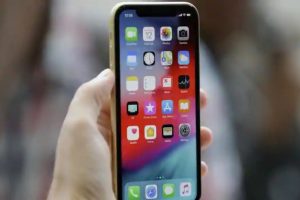 Apple Resmi Luncurkan iPhone XR, Layar Besar Harga Murah