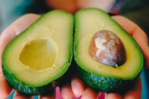 Buah Alpukat Punya Manfaat Ajaib Untuk Kesehatan Dan Kecantikan