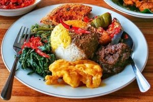 Lauk Favorit Untuk Menemani Nasi Padang