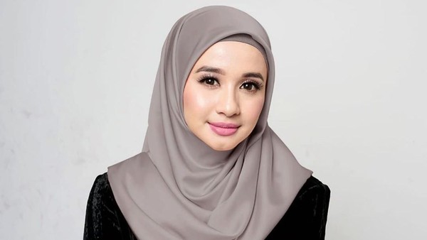 Tutorial Hijab Ala Selebriti Indonesia Harian Nusantara