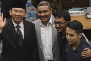 Nama Risma - Djarot Menguat, Ahok Masih Tunggu PDI Perjuangan ?