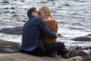 Baru 3 Bulan, Taylor Swift dan Tom Hiddleston Putus?