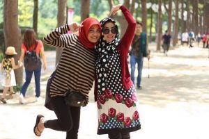 Sangat Dekat, Benarkah Amy Qanita Justru Mengaku Sering Iri Dengan Rieta Amilia ?