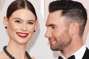 Adam Lavine Unggah Foto Pertama Putri Cantiknya Pasca Dilahirkan