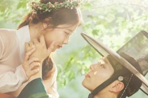 Park Bo Gum Buat Kim Yoo Jung Terpesona Wajah Tampannya Saat Tidur