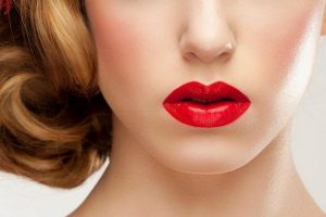 Langkah Membuat Warna Lipstik Awet Sepanjang Hari