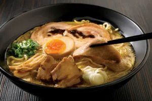 Malu Belepotan Makan Mie? Restoran Ini Punya Solusinya