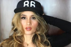 Ajak Netizen Cintai Budaya Indonesia, Netizen Sebut Cinta Laura Baper