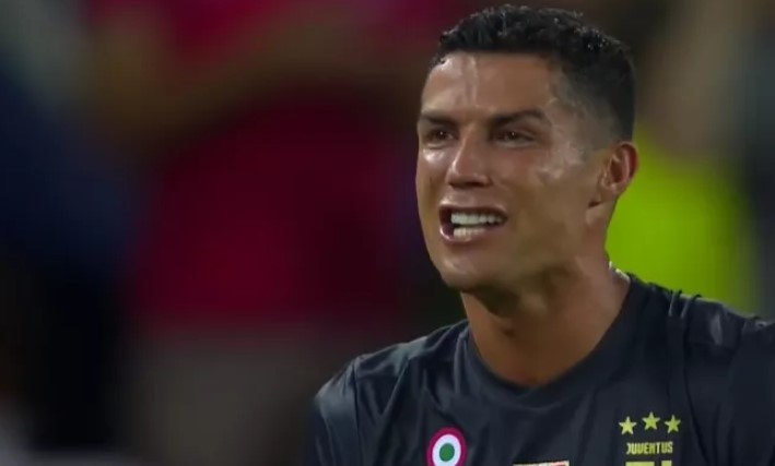 Dapat Kartu Merah Kontroversial, Ronaldo Langsung Berkaca-Kaca