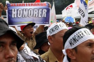 Guru Honorer di Atas 35 Tahun Dipastikan Tak Jadi PNS