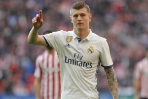 Joachim Loew Dikritik Michael Ballack, Toni Kroos Bela Sang Pelatih