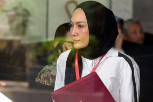 Model Fenny Steffy Burase Kembali Diperiksa KPK