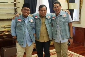 Usai Diminta Ganti Kostum, Prabowo Tampil Nyentrik Dengan Rompu Jeans